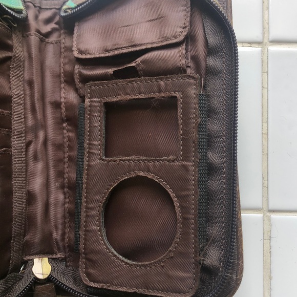 O’Neill Wallet/Ipod holder - Picture 5 of 5